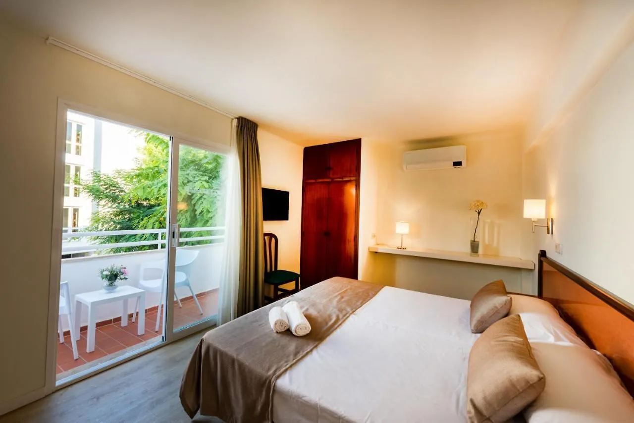 Iroco Hostal Cala D´Or Affittacamere